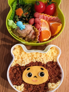 チェブラーシカ 鳥たまそぼろ キャラ弁-レシピのメイン写真