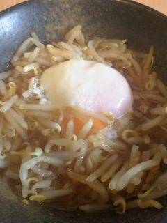 旨い!もやしと温泉卵の簡単丼ぶり-レシピのメイン写真