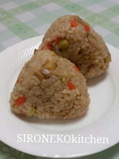 生姜と枝豆の炊き込みご飯おにぎり-レシピのメイン写真