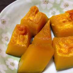รูปของ レンジで簡単！かぼちゃの煮物