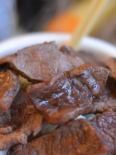 焼き牛腿肉丼@ノンフライヤー-レシピのメイン写真