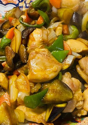 彩り豊かで栄養満点な鶏肉と野菜の炒め物-レシピのメイン写真