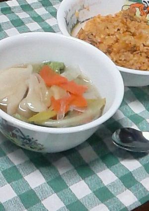 ひと工夫！鍋ｷｭｰﾌﾞを使った餃子スープ-レシピのメイン写真