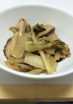 ウドと椎茸の炒め物-レシピのメイン写真