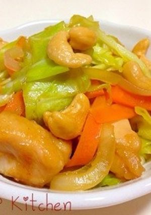 鶏胸肉と春キャベツのカシューナッツ炒め☆-レシピのメイン写真
