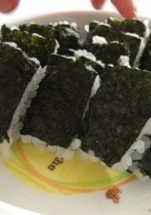 後期食 息子大好きミニオニギリ♪-レシピのメイン写真