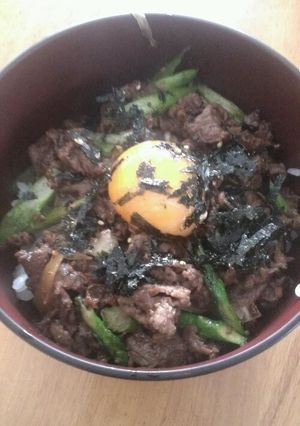 アスパラの入ったガッツリ焼肉丼-レシピのメイン写真
