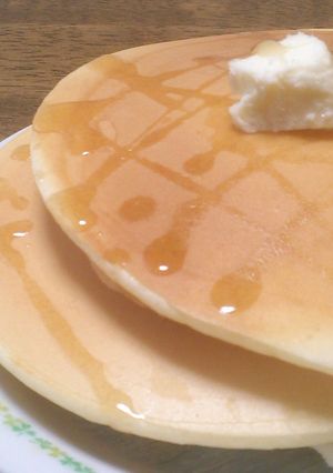 見た目もキレイ☆もっちりホットケーキ+*-レシピのメイン写真