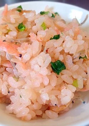 簡単★春だね!桜色ご飯★桜えびの炊込み飯-レシピのメイン写真