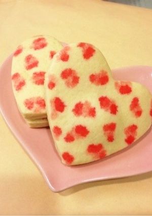 プレゼントヒョウ柄かわいいハートクッキー-レシピのメイン写真