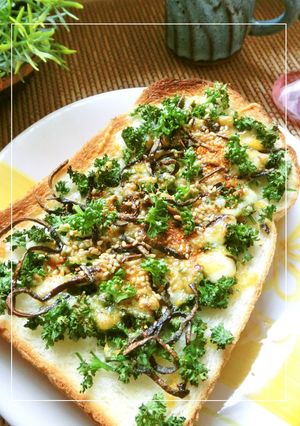 たっぷりパセリと塩昆布の七味トースト-レシピのメイン写真