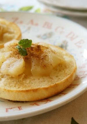 りんごの甘煮と蜂蜜シナモントースト-レシピのメイン写真