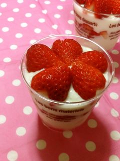 *桜咲く いちごのヨーグルトデザート-レシピのメイン写真