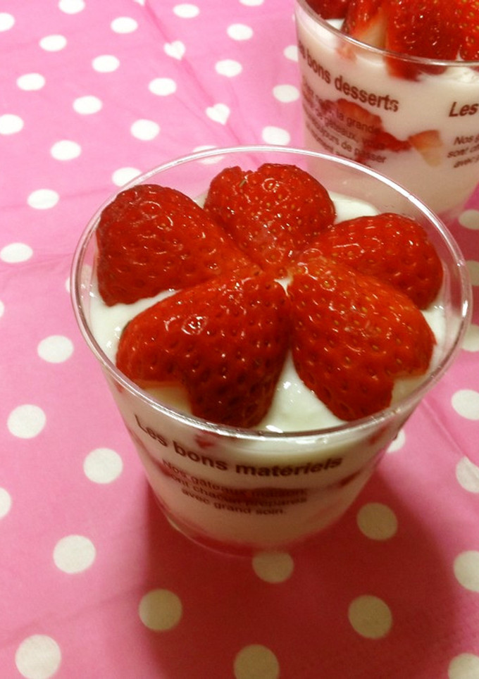 ＊桜咲く いちごのヨーグルトデザート-レシピのメイン写真