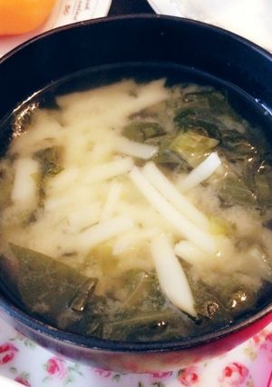 一芋とサンチュのお味噌汁♡-レシピのメイン写真