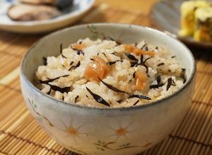 行楽に☆ひじきと梅干しの炊き込みご飯-レシピのメイン写真