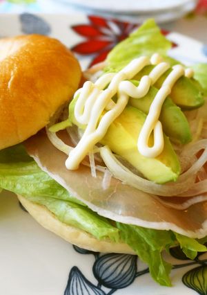 ランチ☆生ハムとアボガドのベーグルサンド-レシピのメイン写真