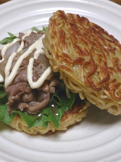焼肉ラーメンバーガー-レシピのメイン写真