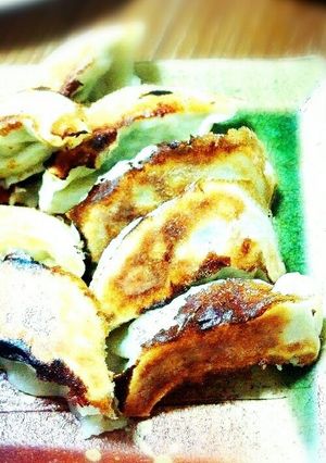 モチモチ皮ぎょうざとおまけピザ-レシピのメイン写真