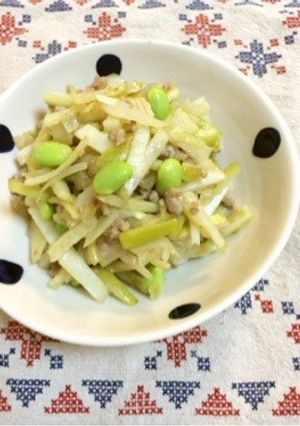 お弁当にも♬大根皮とひき肉の春色炒め-レシピのメイン写真
