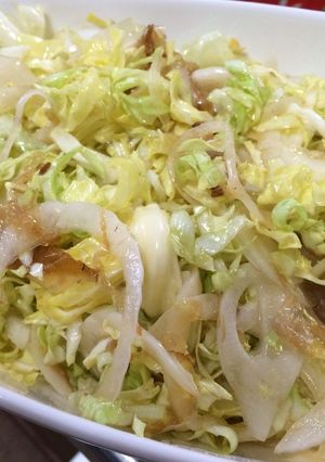 和えるだけ！春キャベツと新玉ねぎのサラダ-レシピのメイン写真