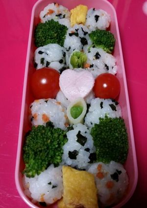 お弁当.おにぎり?w-レシピのメイン写真