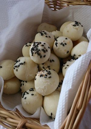 朝食に簡単もちもち～ ♡ゴマ塩パン ♡-レシピのメイン写真