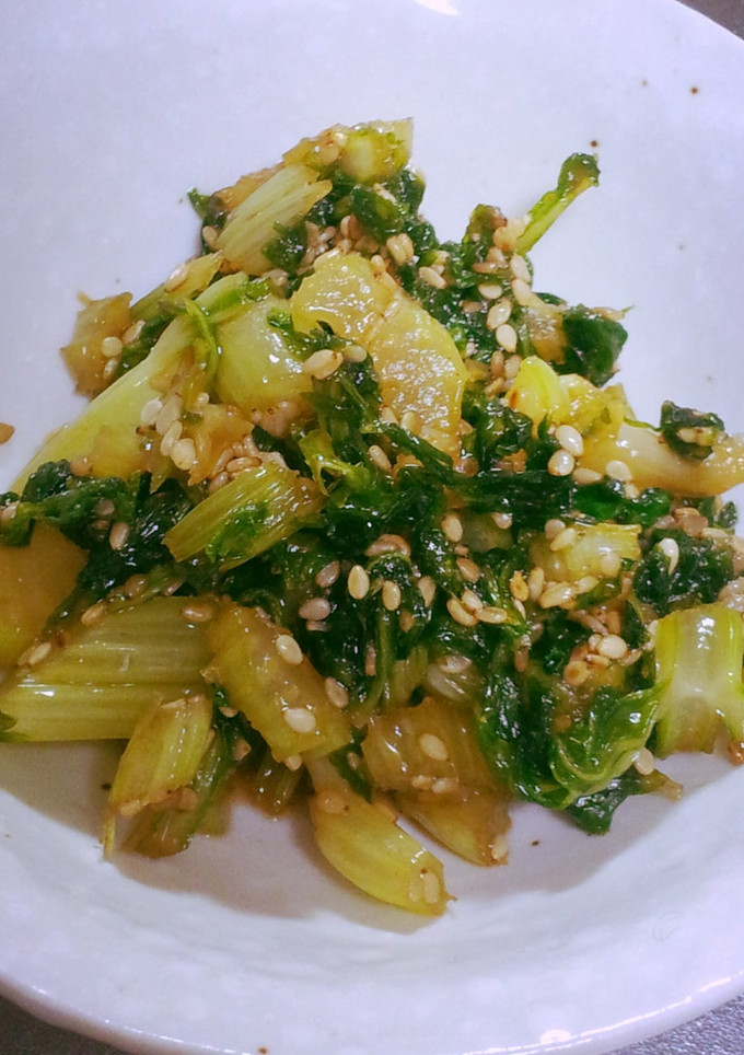 葉っぱが美味しい！セロリの葉のごま油炒め-レシピのメイン写真