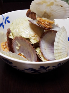 A picture of 殻付きベビーほたてのバター酒蒸し☆.