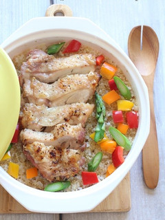 キヌアのいろどりピラフ*チキンのせ-レシピのメイン写真