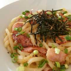 รูปของ 冷凍うどん×バター醤油で簡単節約ランチ