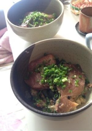 カツオのゴマ油だし醤油漬け丼-レシピのメイン写真