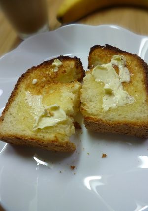 ヨーグルト入り食パンのトースト-レシピのメイン写真