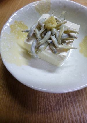 いかなごのかまあげをのせた冷奴-レシピのメイン写真
