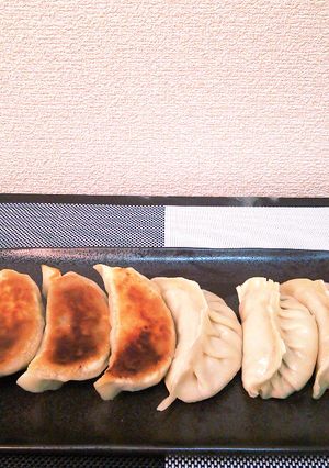 【松橋】皮も簡単手作りで節約もちもち餃子-レシピのメイン写真