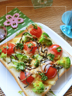 トマト×ブロのごま塩昆布カレートースト-レシピのメイン写真