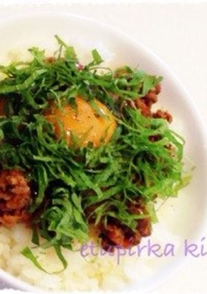 簡単ランチ☆シソたっぷりのミート卵丼-レシピのメイン写真