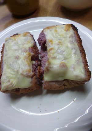 紫芋＆ライ麦入り食パンのチーズトースト-レシピのメイン写真