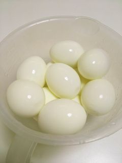 ゆで卵のキレイなむき方-レシピのメイン写真