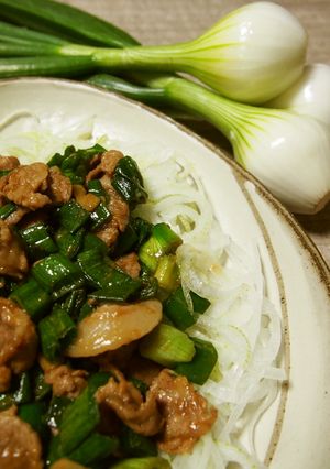 葉っぱも食べる♪葉玉葱（＝葉付き新玉葱）-レシピのメイン写真