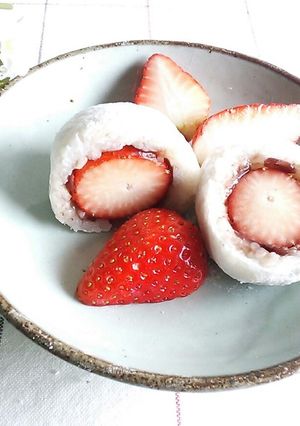 1つでも簡単♪ご飯でいちご大福風おはぎ-レシピのメイン写真