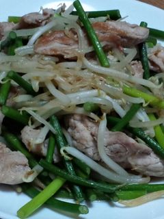 ニンニクの芽と豚肉の中華炒め-レシピのメイン写真