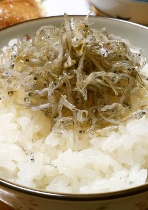旨～い☆ご飯にちりめんじゃことオリーブ油-レシピのメイン写真