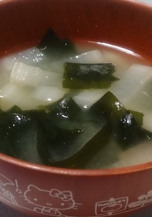 大根とワカメのお味噌汁-レシピのメイン写真