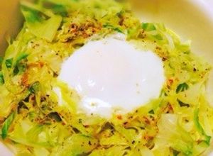 レンジで⭐︎キャベツの巣ごもりたまご-レシピのメイン写真