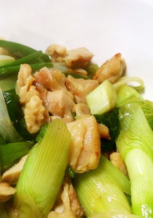 春だけ！葉たまねぎと鶏肉のさっと炒め！-レシピのメイン写真