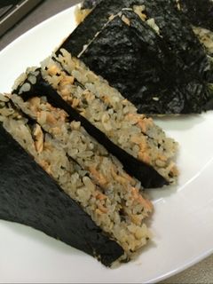 簡単 鮭と大葉のおむすびサンド-レシピのメイン写真