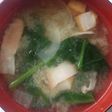 ほうれん草と新玉ねぎとベーコンの味噌汁☆