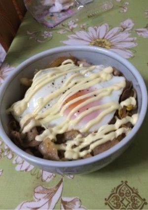 簡単！豚マヨon卵丼-レシピのメイン写真