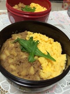 ひき肉とたけのこの美味しい二色そぼろ丼♪-レシピのメイン写真